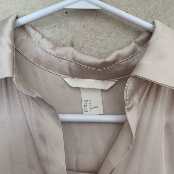 Satin buttoned shirt from H&M - Picture 2 of 5
